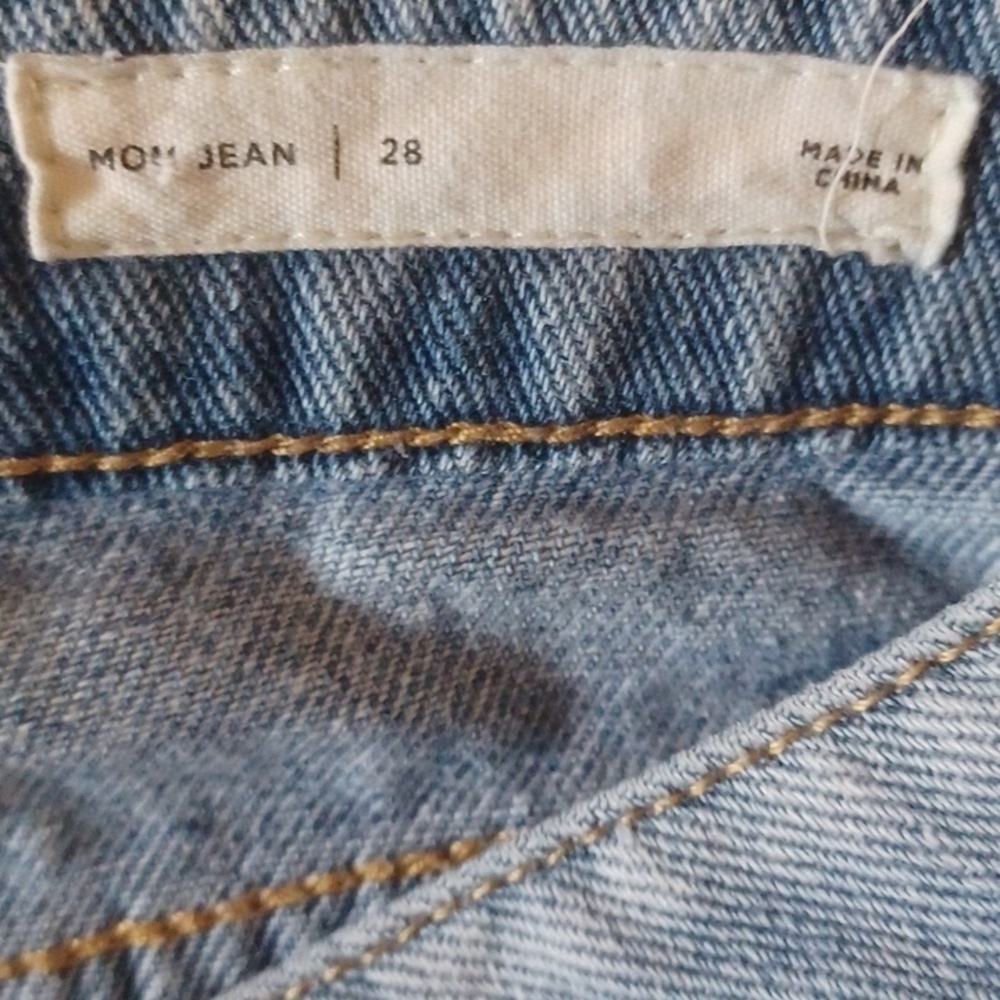 PACSUN lightwash Mom jeans. Size 28.Great used condition,  no flaws. - Picture 10 of 13